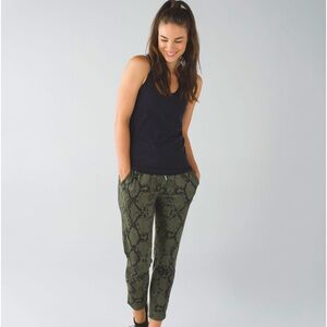 Lululemon Jet Crop